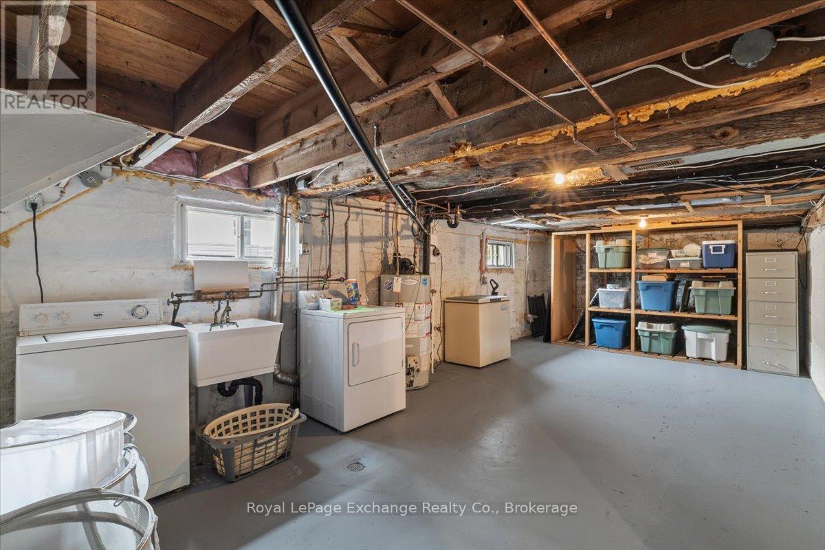 40 Grosvenor Street S, Saugeen Shores, Ontario  N0H 2L0 - Photo 33 - X12442735