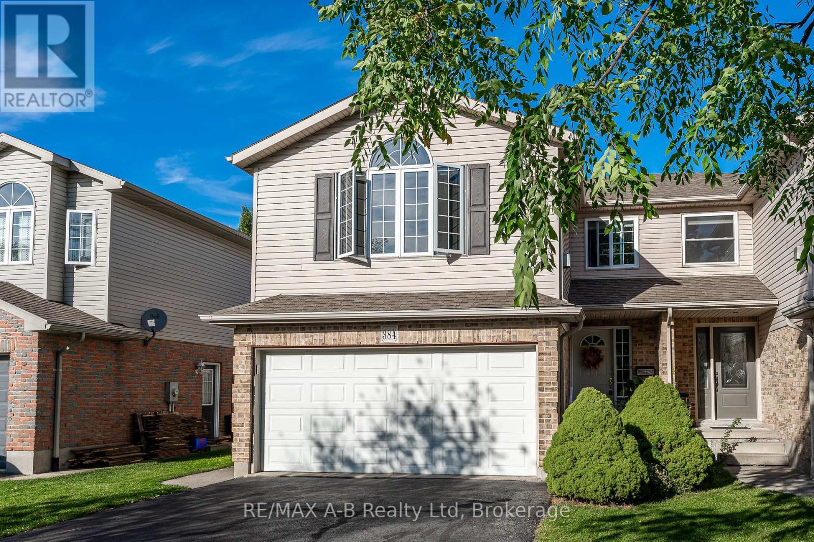 384 Douglas Street, Stratford, Ontario  N5A 7Z7 - Photo 2 - X12442806
