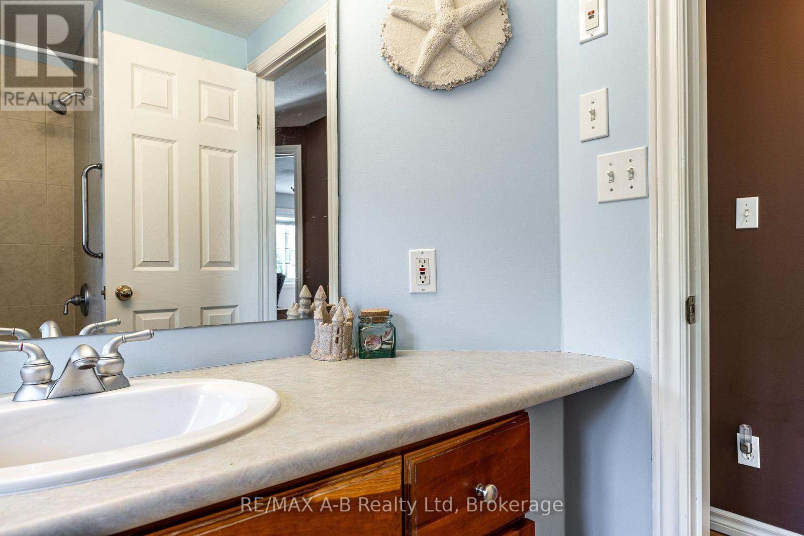 384 Douglas Street, Stratford, Ontario  N5A 7Z7 - Photo 23 - X12442806