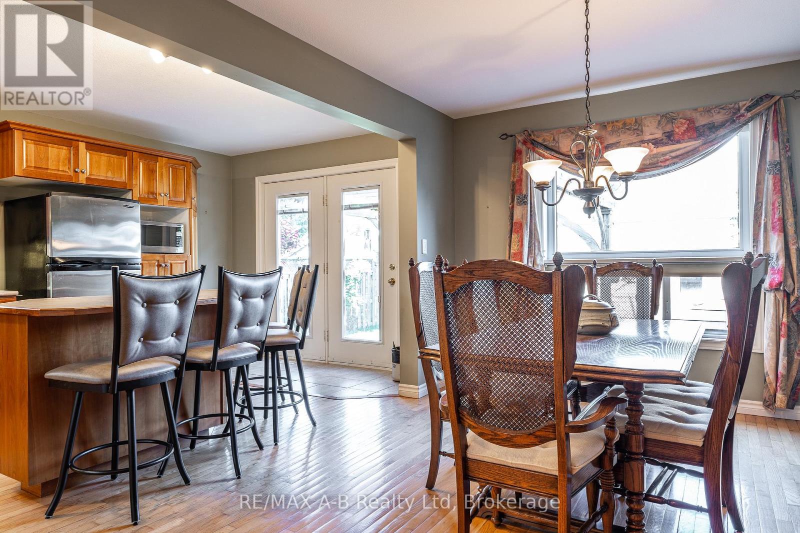 384 Douglas Street, Stratford, Ontario  N5A 7Z7 - Photo 11 - X12442806