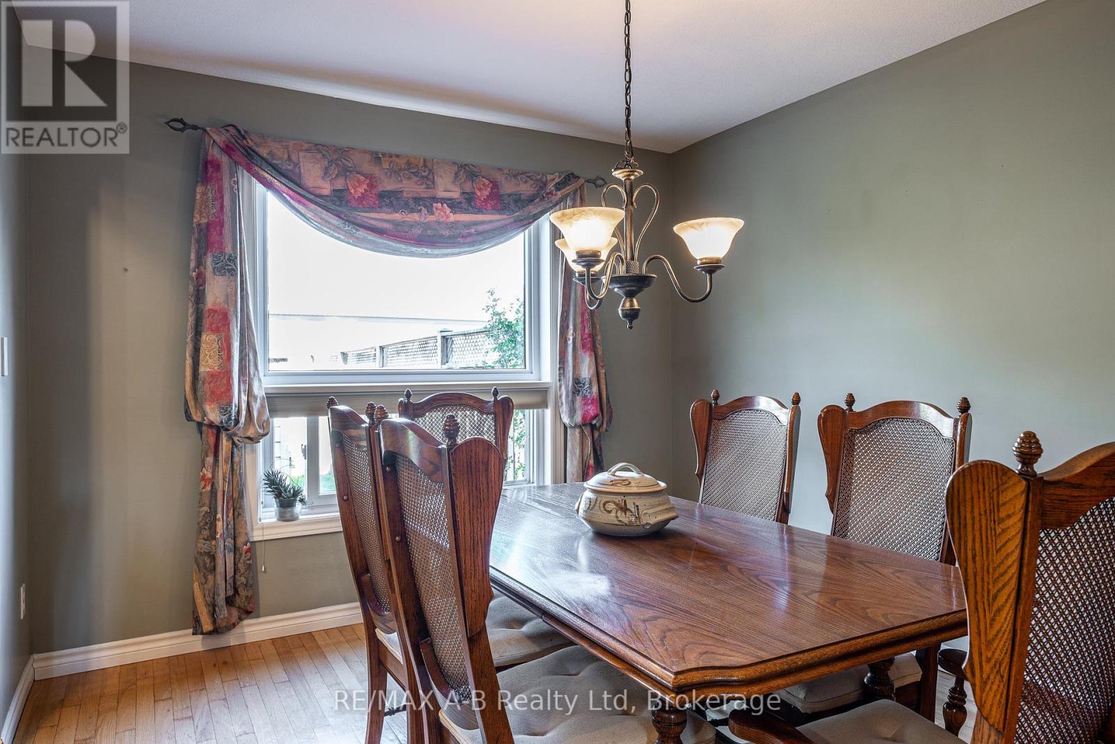 384 Douglas Street, Stratford, Ontario  N5A 7Z7 - Photo 12 - X12442806