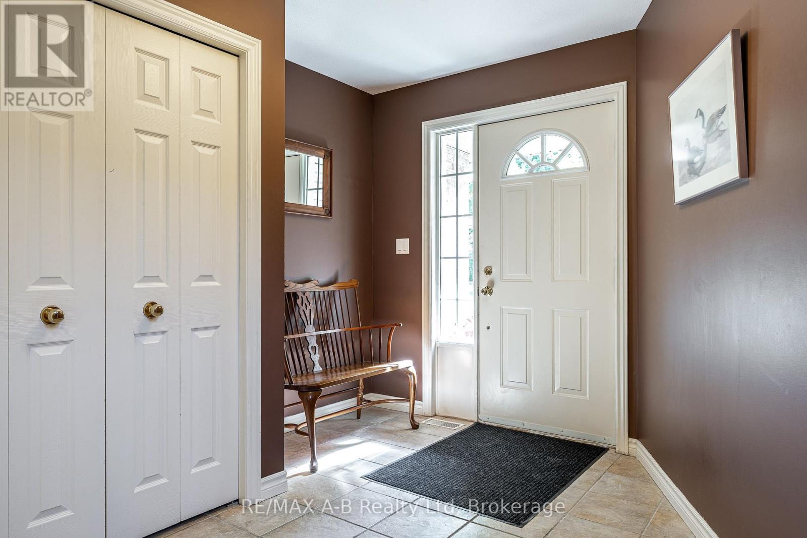 384 Douglas Street, Stratford, Ontario  N5A 7Z7 - Photo 4 - X12442806