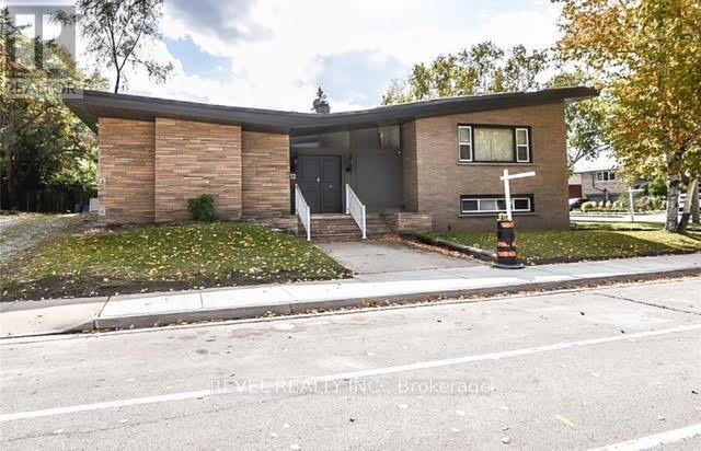 22 West Park Avenue, Hamilton (Ainslie Wood), Ontario  L8S 3M3 - Photo 1 - X12442557