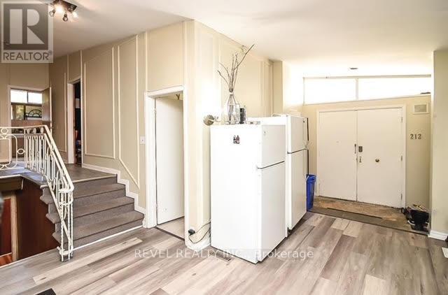 22 West Park Avenue, Hamilton (Ainslie Wood), Ontario  L8S 3M3 - Photo 17 - X12442557