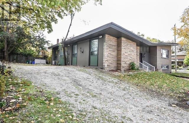 22 West Park Avenue, Hamilton (Ainslie Wood), Ontario  L8S 3M3 - Photo 3 - X12442557