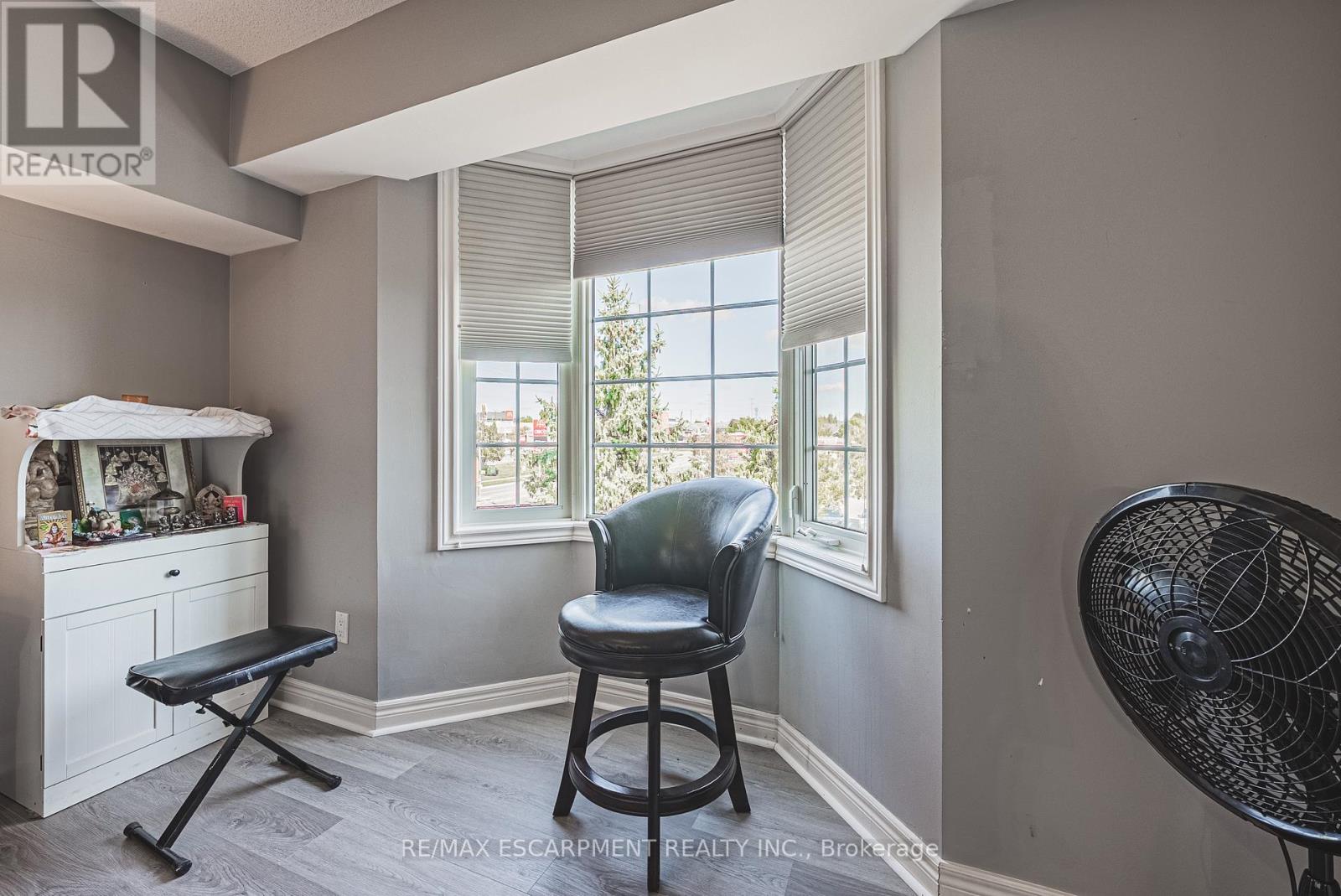 308 - 990 Golf Links Road, Hamilton (Meadowlands), Ontario  L9K 1J8 - Photo 23 - X12442574