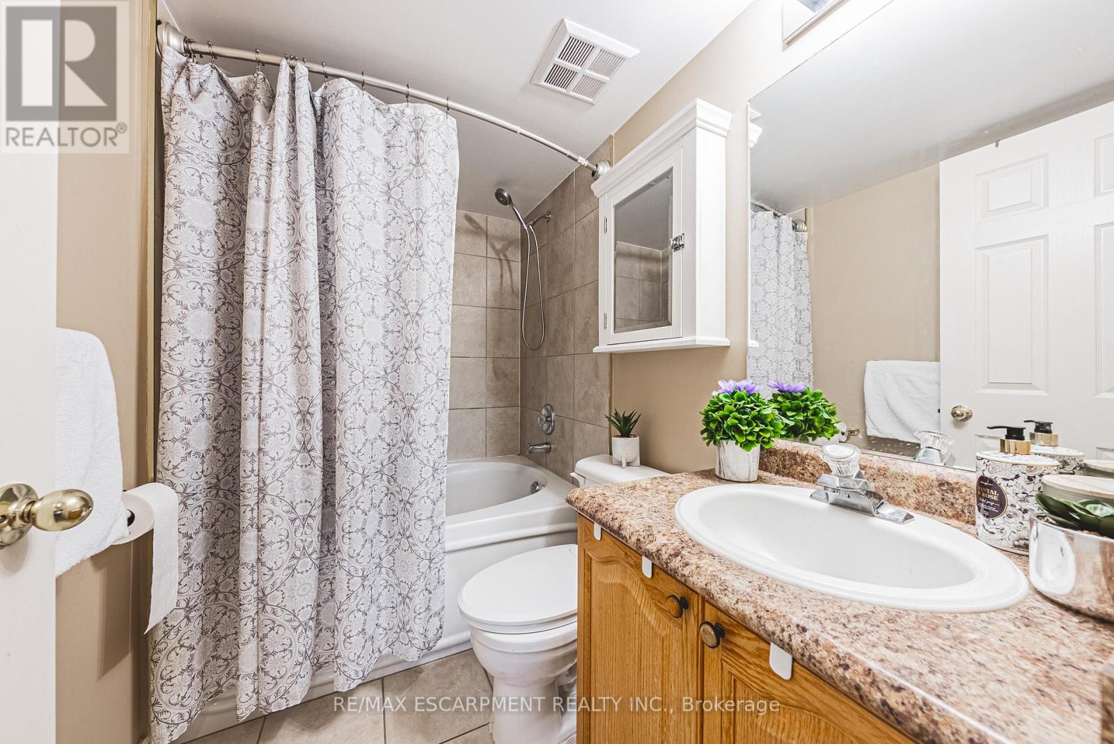 308 - 990 Golf Links Road, Hamilton (Meadowlands), Ontario  L9K 1J8 - Photo 26 - X12442574