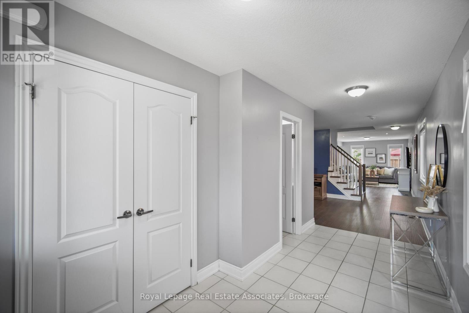 439 Moorlands Crescent, Kitchener, Ontario  N2P 0C9 - Photo 2 - X12442617