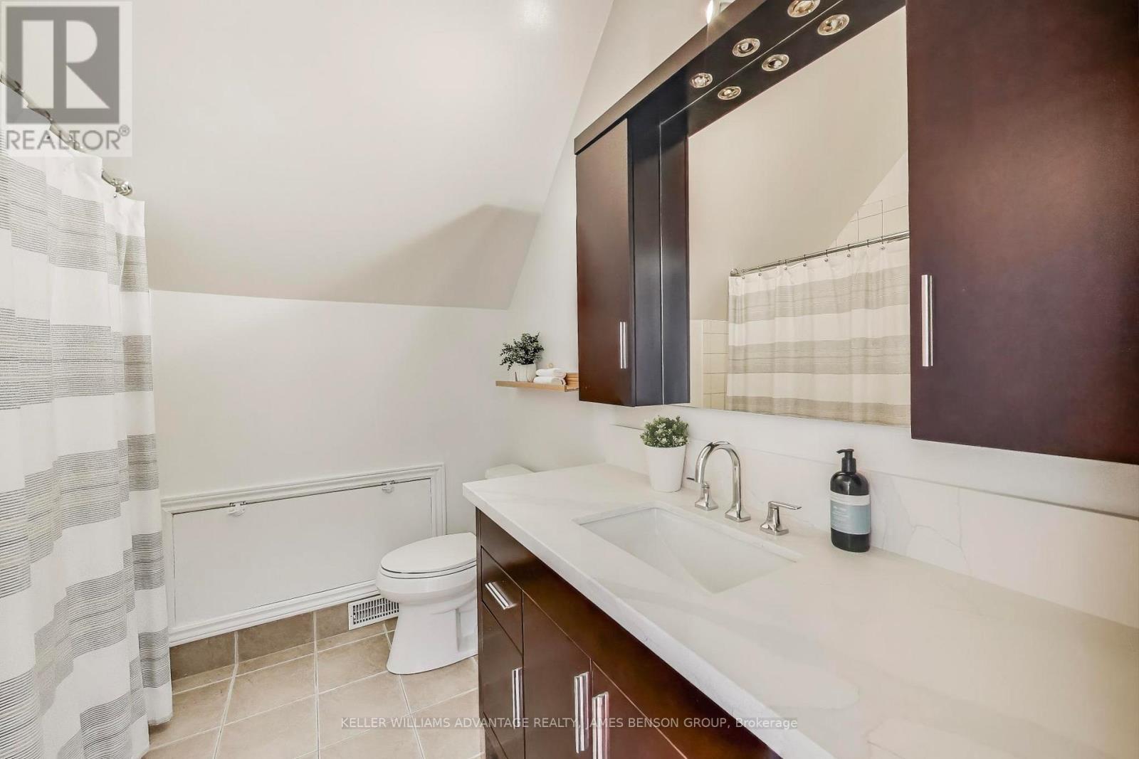 1188 Mineola Gardens, Mississauga (Mineola), Ontario  L5G 3X9 - Photo 25 - W12440672