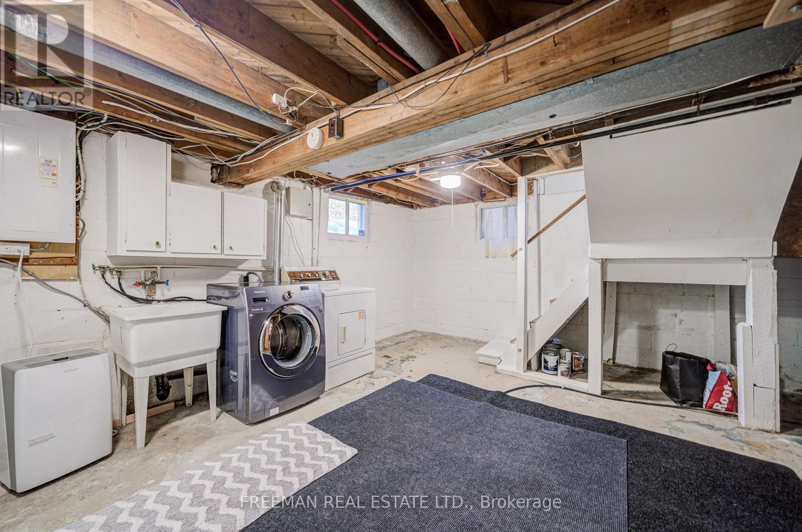 6 Lloyd George Avenue, Toronto, Ontario  M8W 3W4 - Photo 22 - W12409915