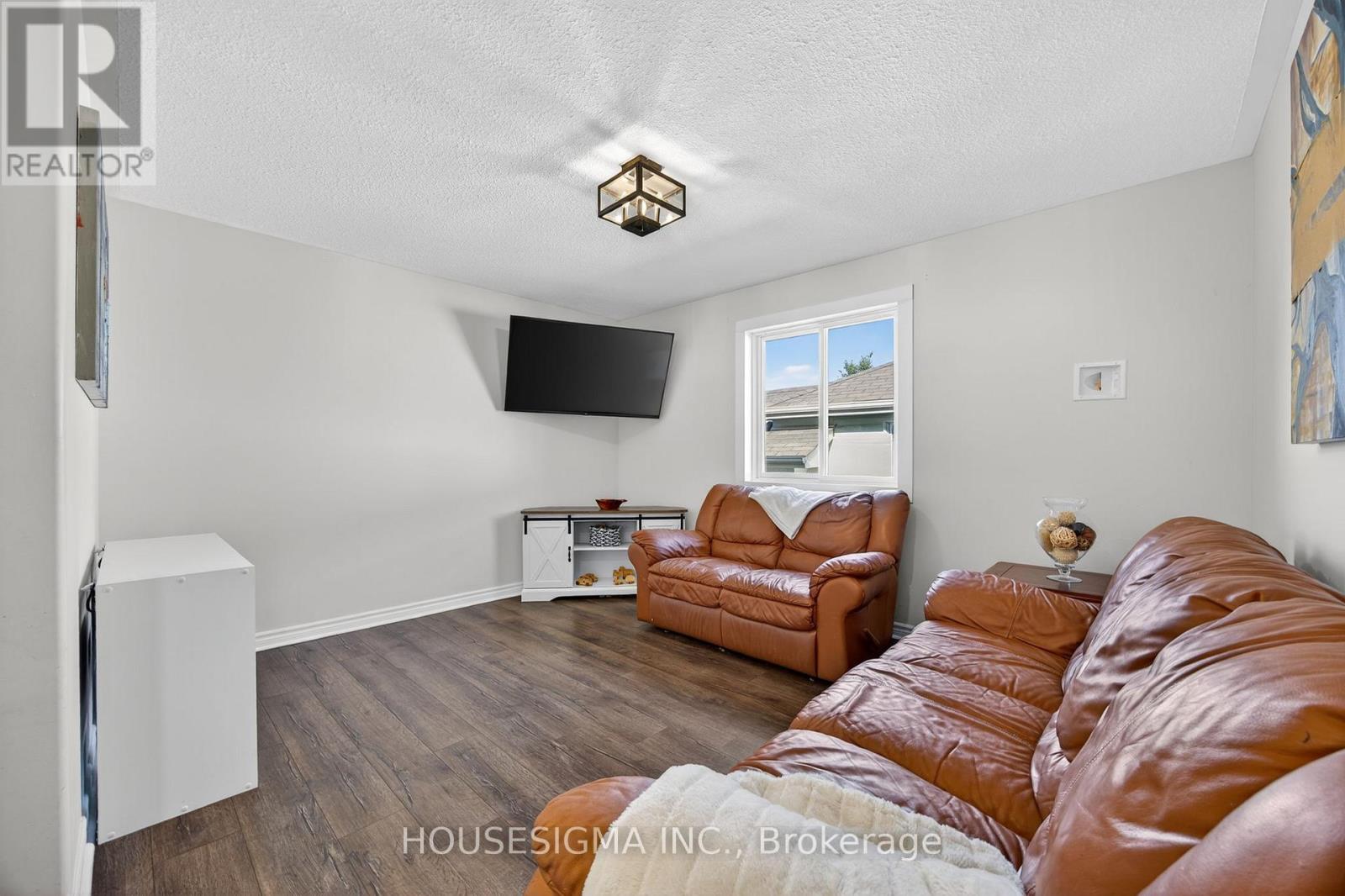 421 Irwin Street, Midland, Ontario  L4R 2V6 - Photo 5 - S12442492