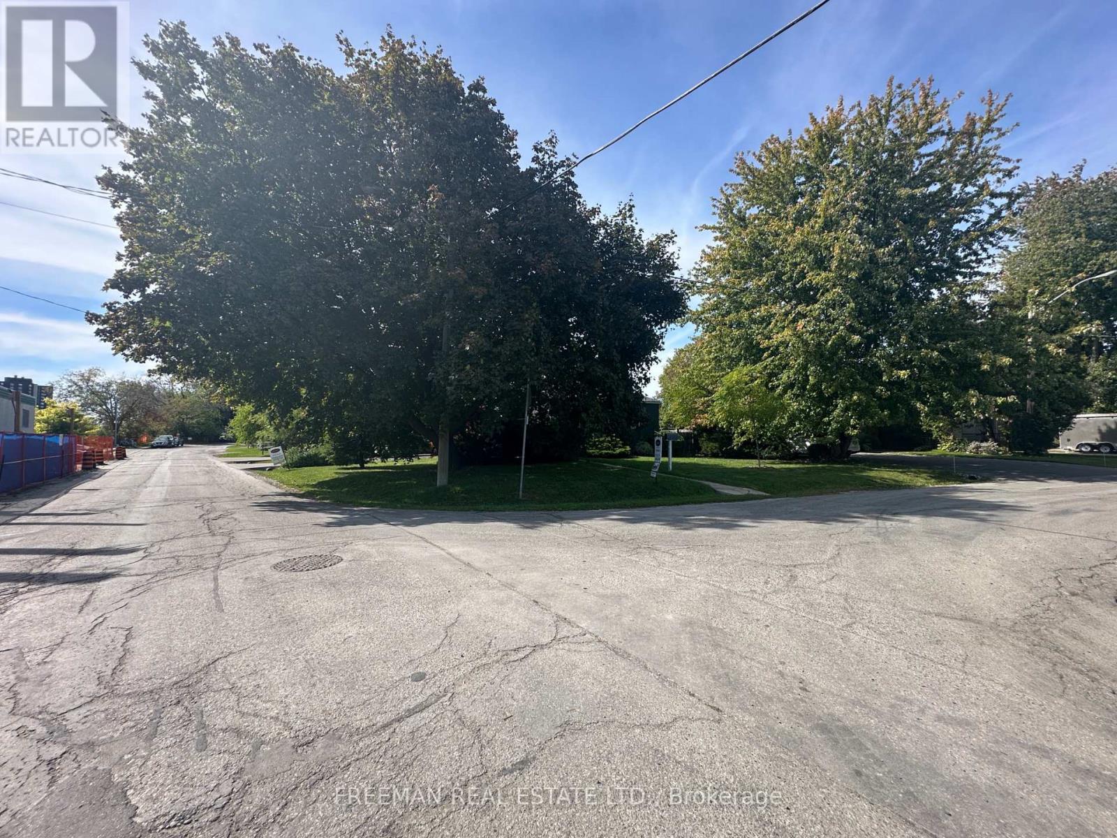 6 LLOYD GEORGE AVENUE, Toronto, Ontario