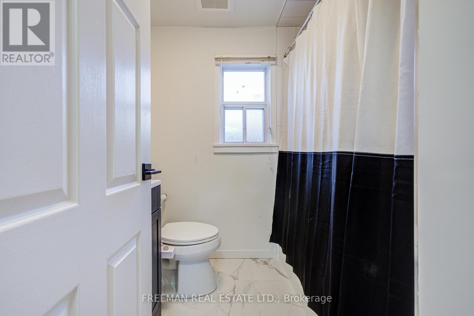 6 Lloyd George Avenue, Toronto, Ontario  M8W 3W4 - Photo 18 - W12409915