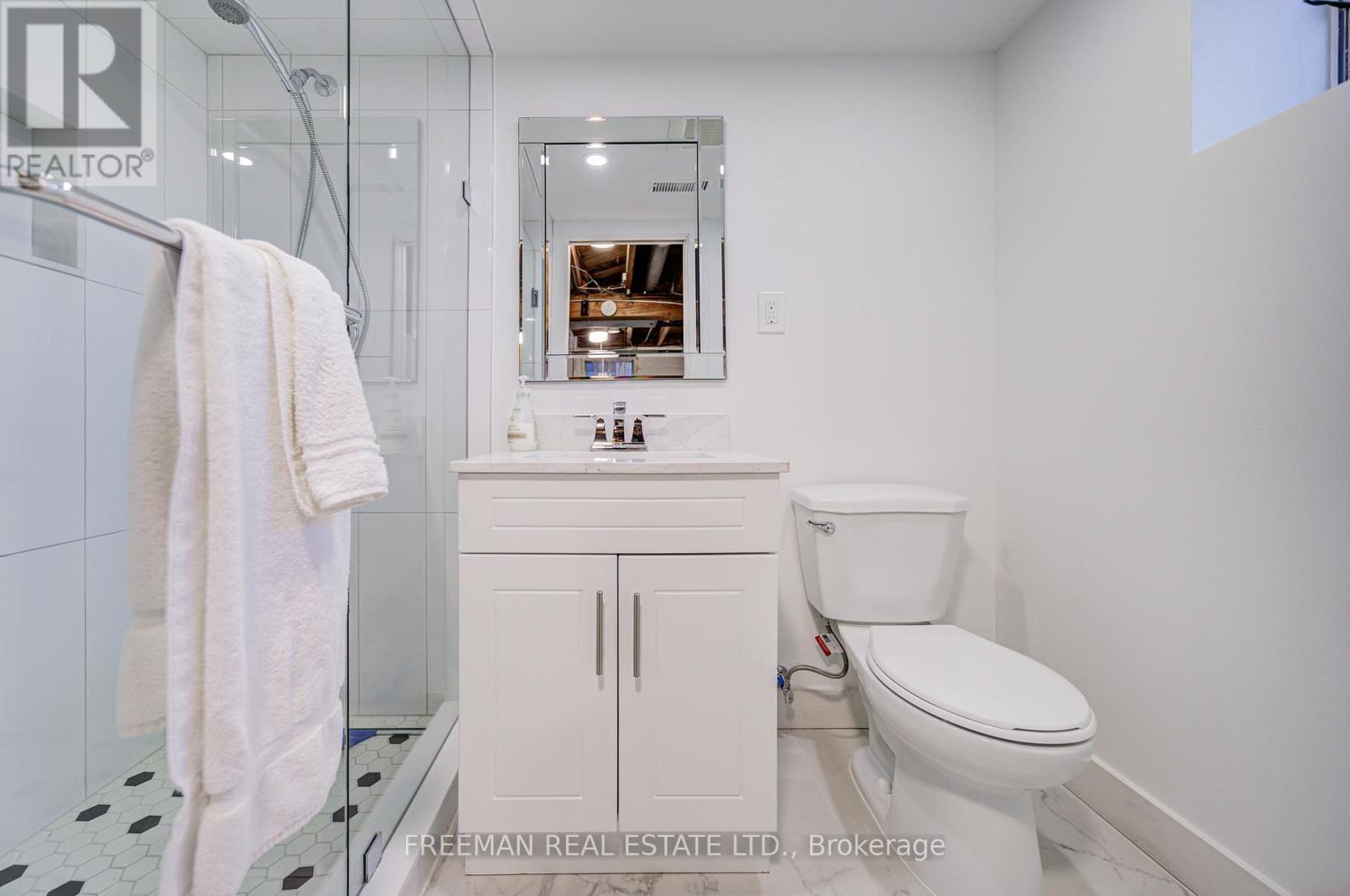 6 Lloyd George Avenue, Toronto, Ontario  M8W 3W4 - Photo 26 - W12409915