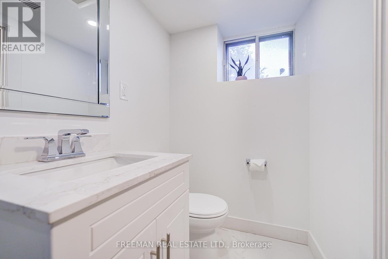 6 Lloyd George Avenue, Toronto, Ontario  M8W 3W4 - Photo 27 - W12409915