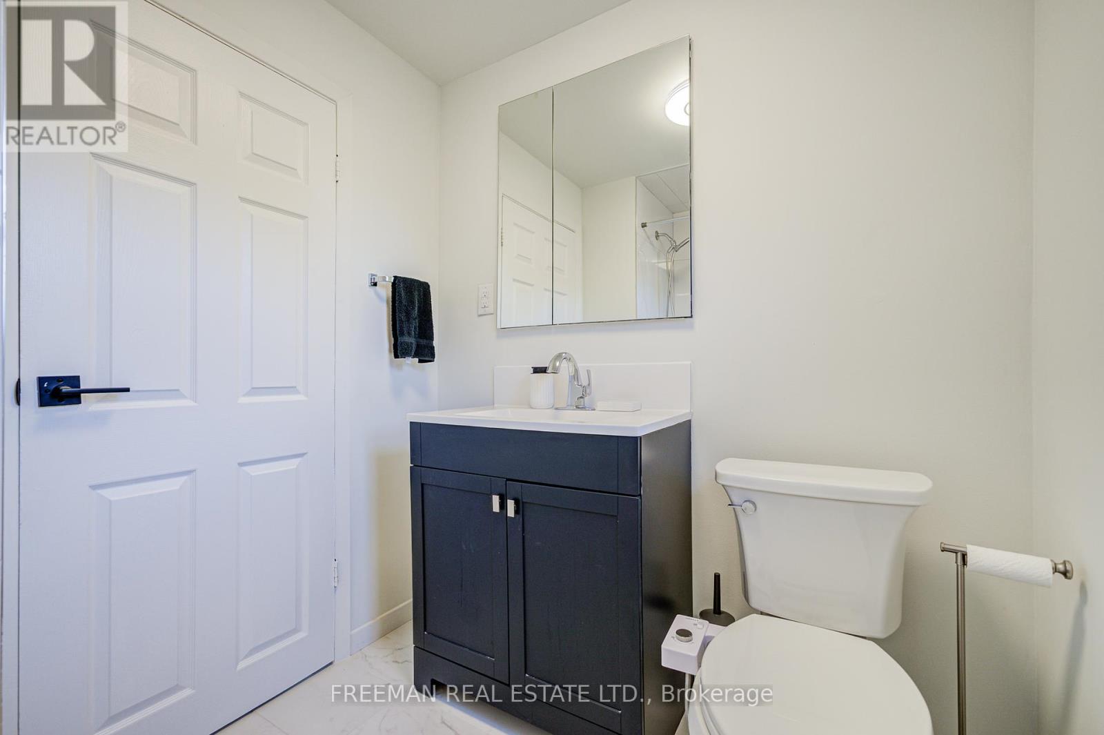 6 Lloyd George Avenue, Toronto, Ontario  M8W 3W4 - Photo 19 - W12409915