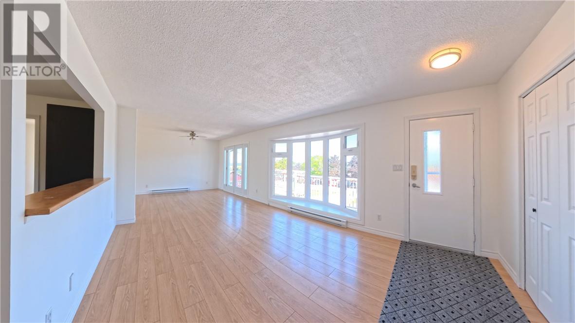 69 Robinson Street W, Little Current, Ontario  P0P 1K0 - Photo 9 - 2124965