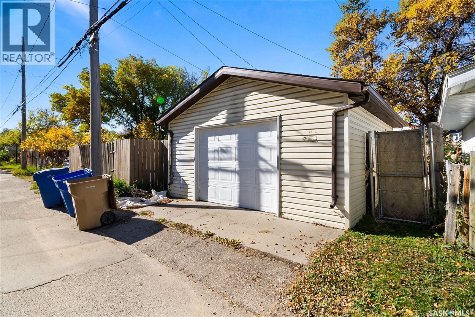 1551 Montague Street, Regina, Saskatchewan  S4T 3J4 - Photo 26 - SK020034