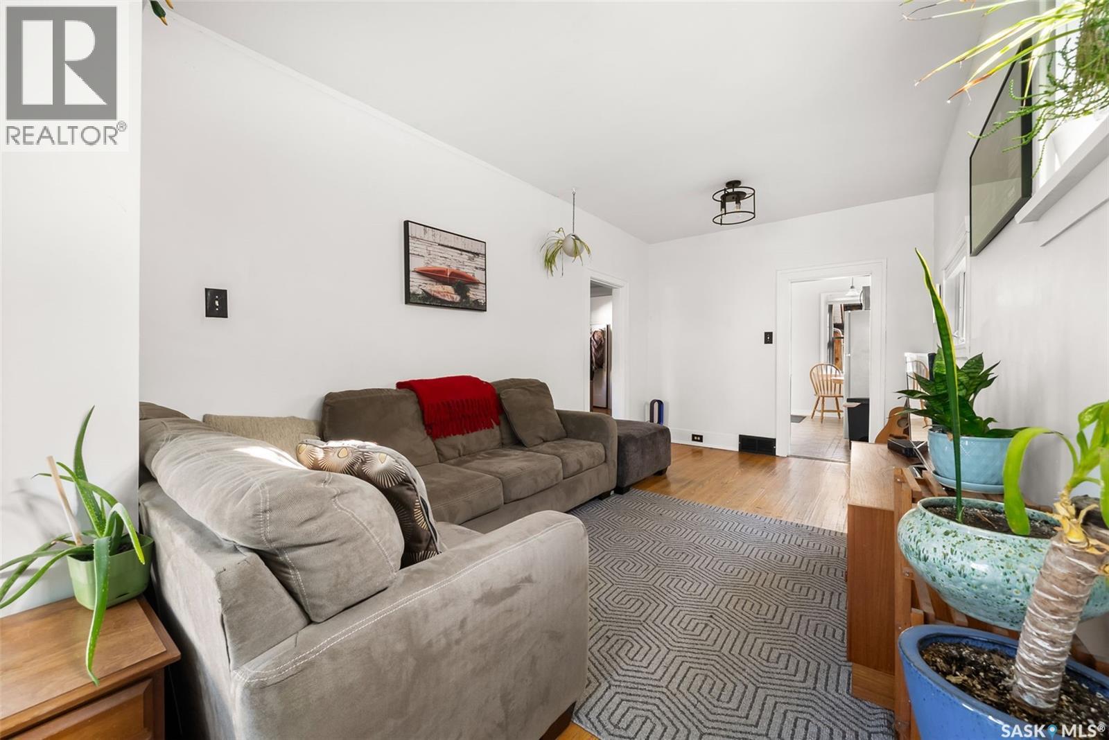 1551 Montague Street, Regina, Saskatchewan  S4T 3J4 - Photo 4 - SK020034