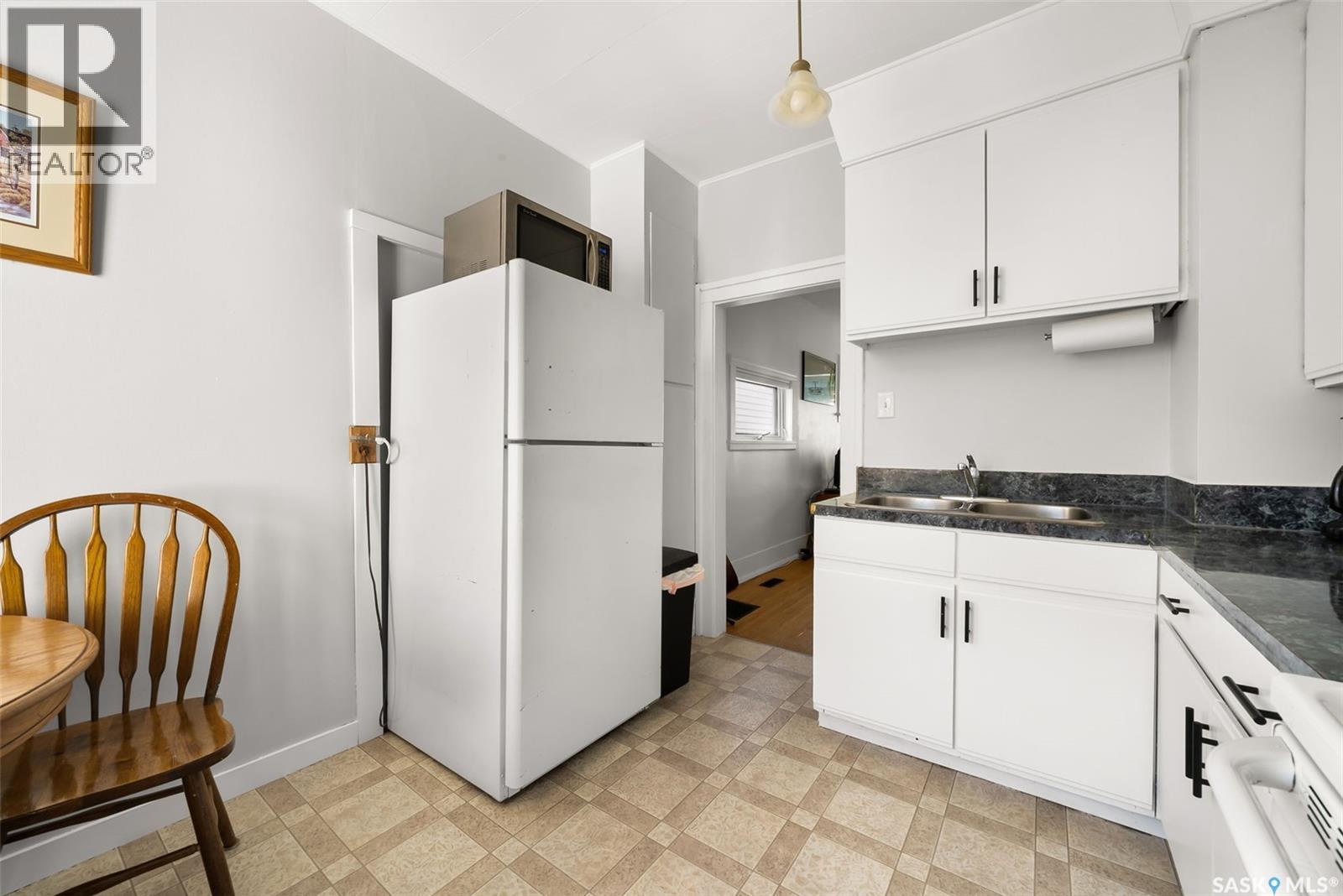1551 Montague Street, Regina, Saskatchewan  S4T 3J4 - Photo 9 - SK020034