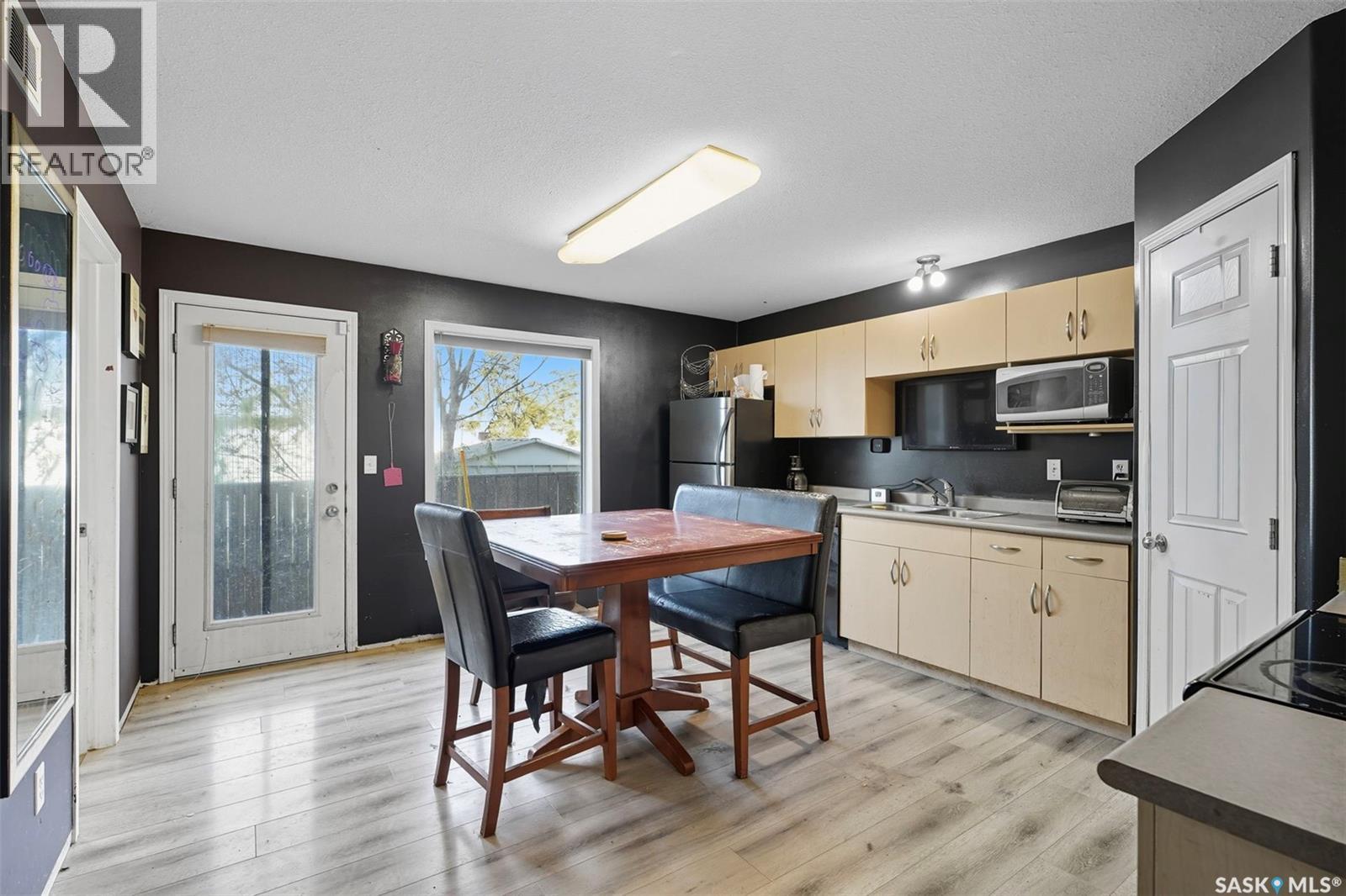3 802 K Avenue N, Saskatoon, Saskatchewan  S7L 2N1 - Photo 5 - SK020027