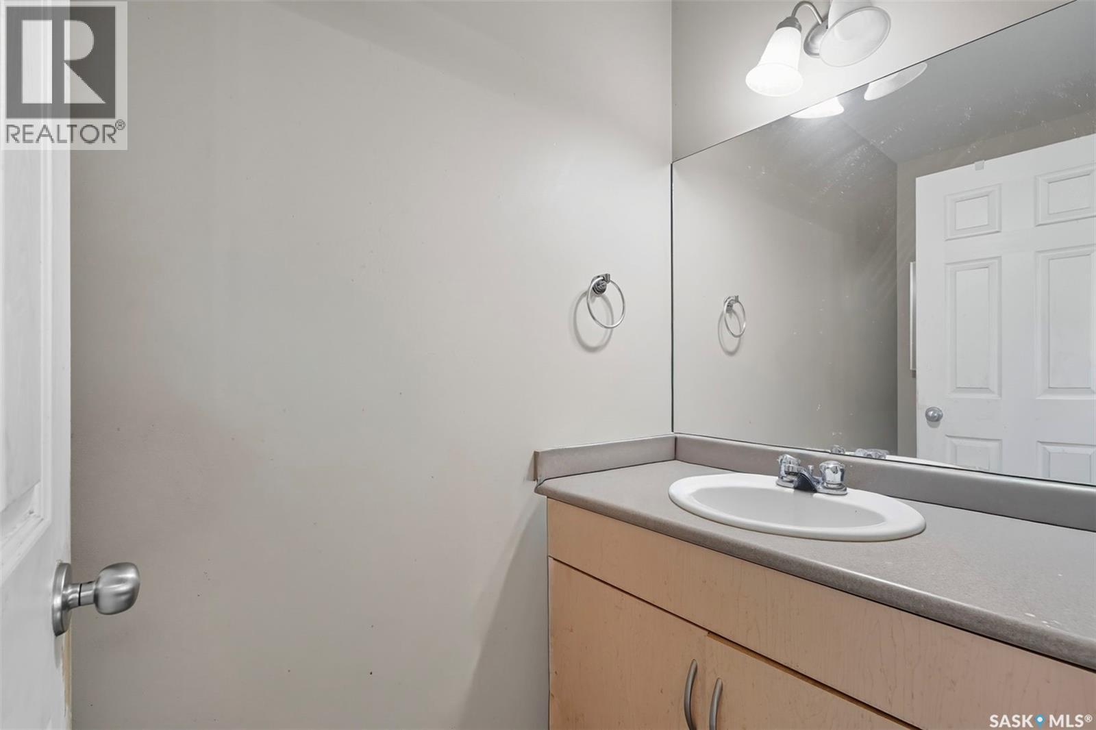 3 802 K Avenue N, Saskatoon, Saskatchewan  S7L 2N1 - Photo 8 - SK020027
