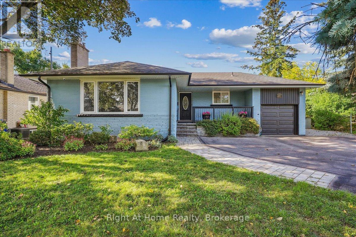 257 Wales Crescent, Oakville, Ontario  L6L 3X8 - Photo 2 - W12435949