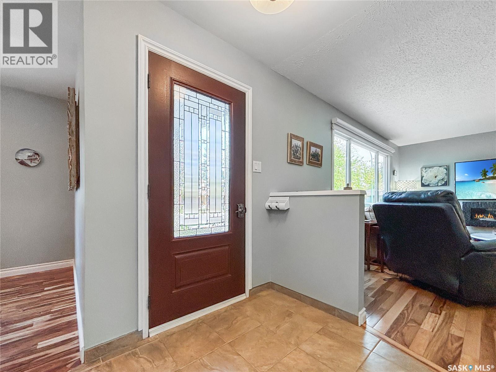 323 Tobin Crescent, Saskatoon, Saskatchewan  S7K 4N4 - Photo 3 - SK020020