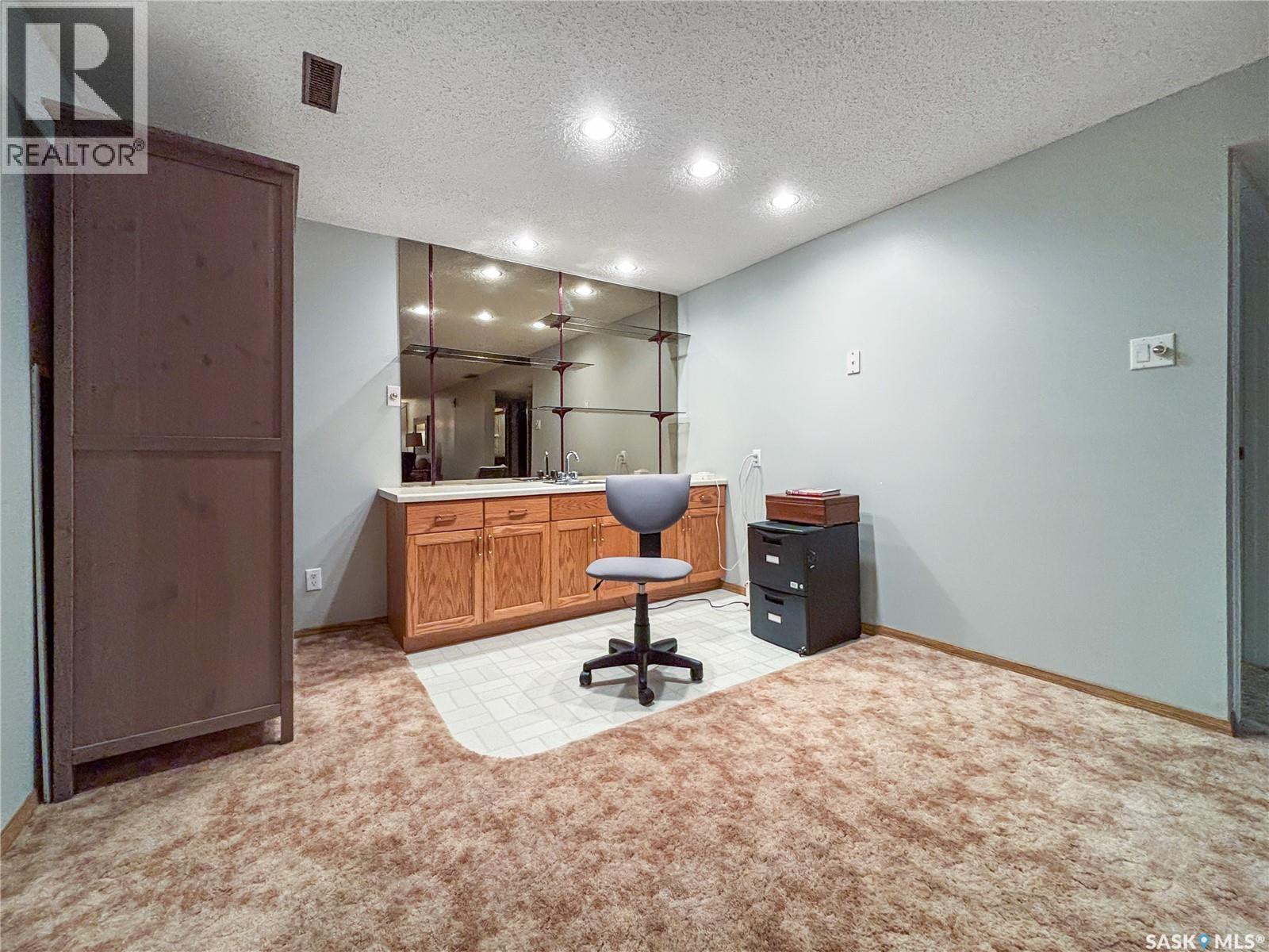 323 Tobin Crescent, Saskatoon, Saskatchewan  S7K 4N4 - Photo 32 - SK020020