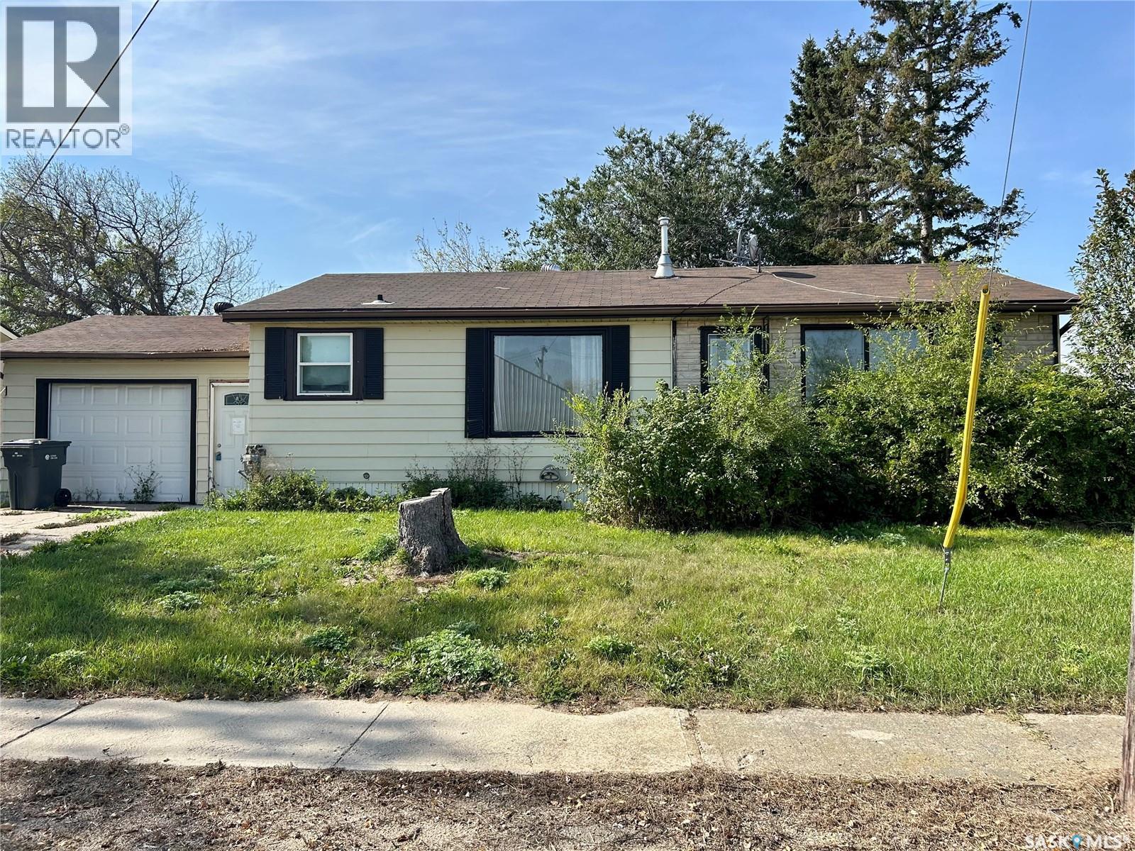 108 1st Avenue W, Montmartre, Saskatchewan  S0G 3M0 - Photo 1 - SK019905