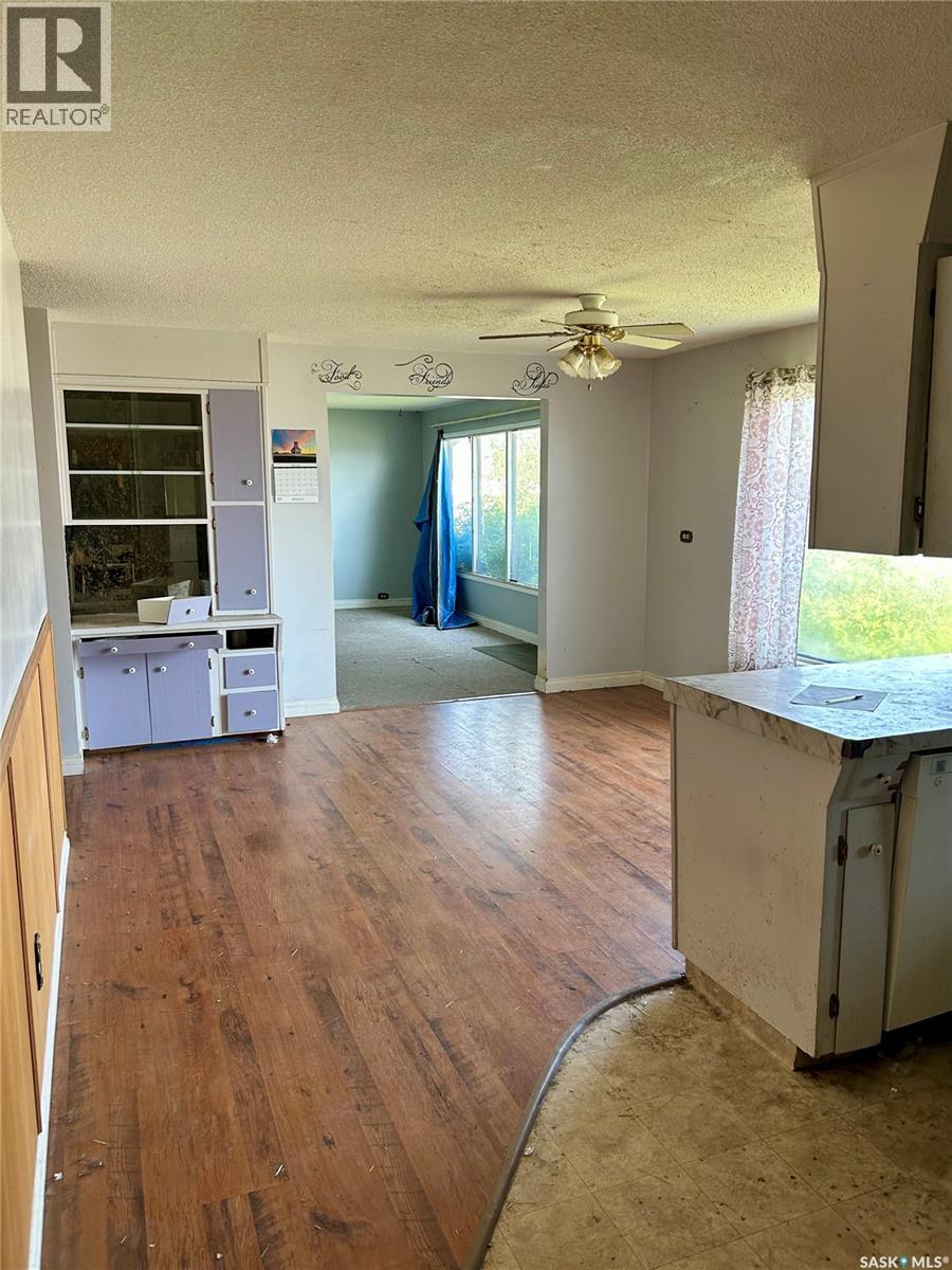 108 1st Avenue W, Montmartre, Saskatchewan  S0G 3M0 - Photo 2 - SK019905