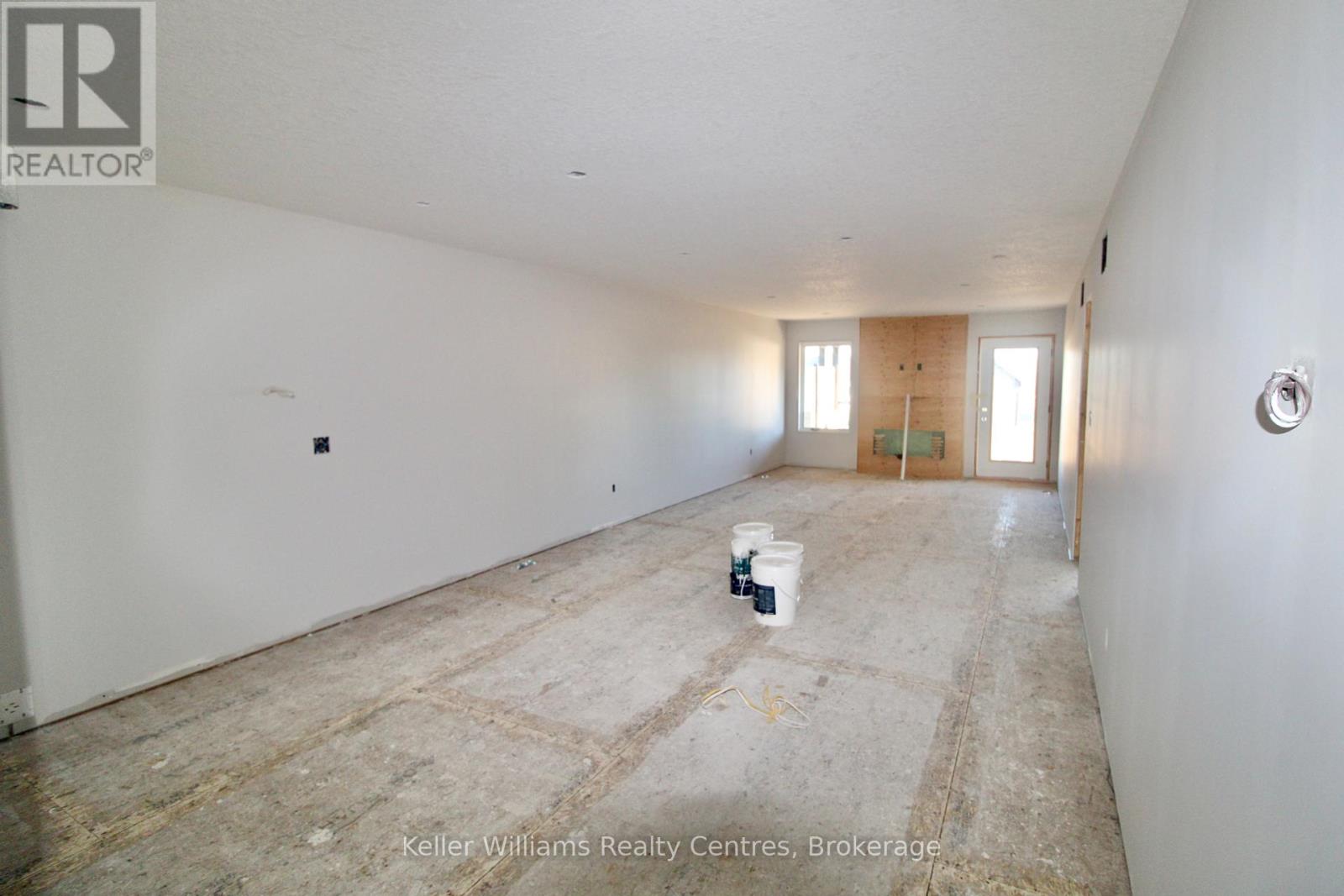770 18th Street, Hanover, Ontario  N4N 0C7 - Photo 5 - X12333745