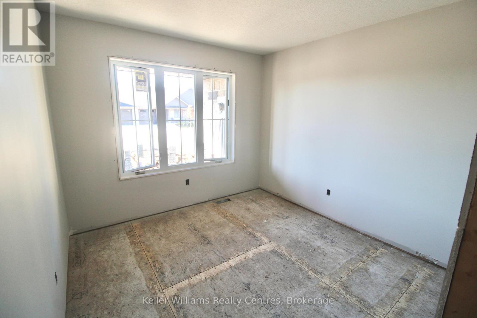 770 18th Street, Hanover, Ontario  N4N 0C7 - Photo 9 - X12333745