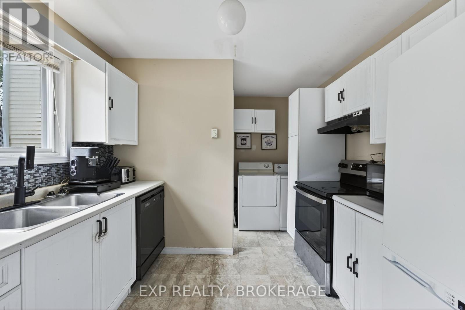122 Birch Street, Gananoque, Ontario  K7G 2T4 - Photo 14 - X12442074