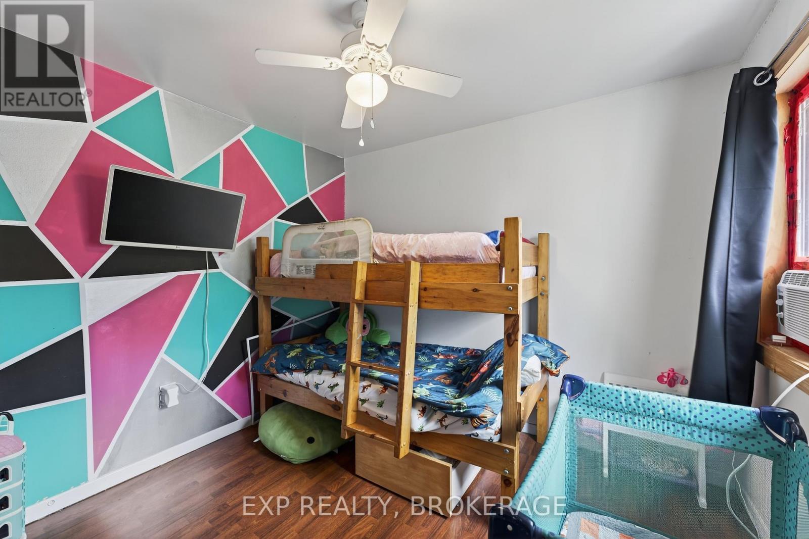 122 Birch Street, Gananoque, Ontario  K7G 2T4 - Photo 12 - X12442074