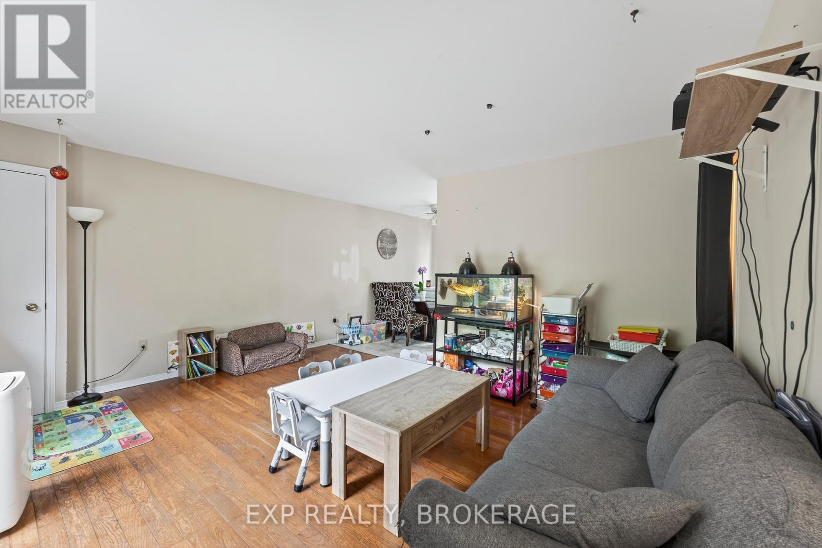 122 Birch Street, Gananoque, Ontario  K7G 2T4 - Photo 7 - X12442074