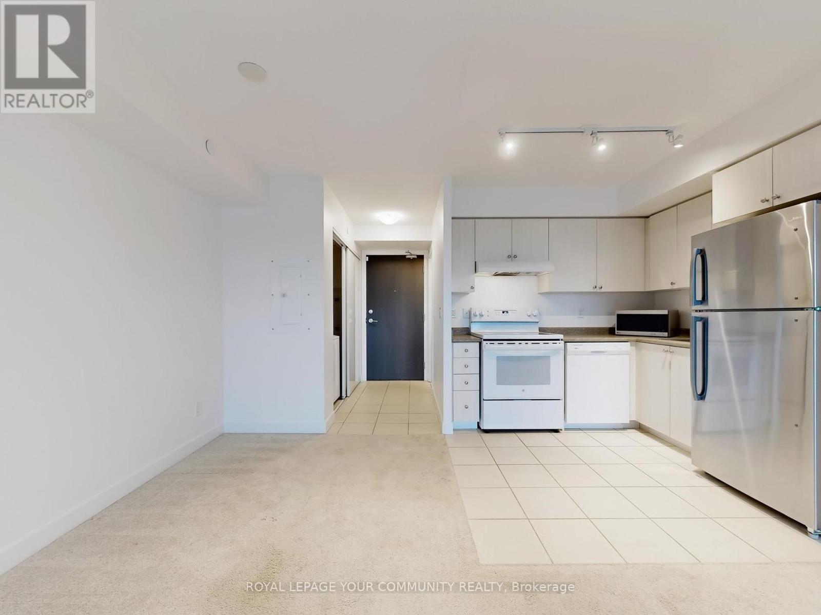525 - 8 Trent Avenue, Toronto, Ontario  M4C 0A6 - Photo 3 - E12442530