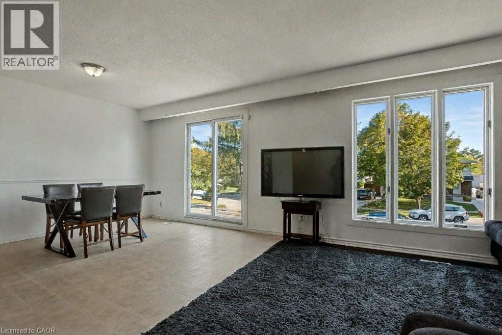 125 Ingleside Drive, Kitchener, Ontario  N2M 2G9 - Photo 4 - 40776063