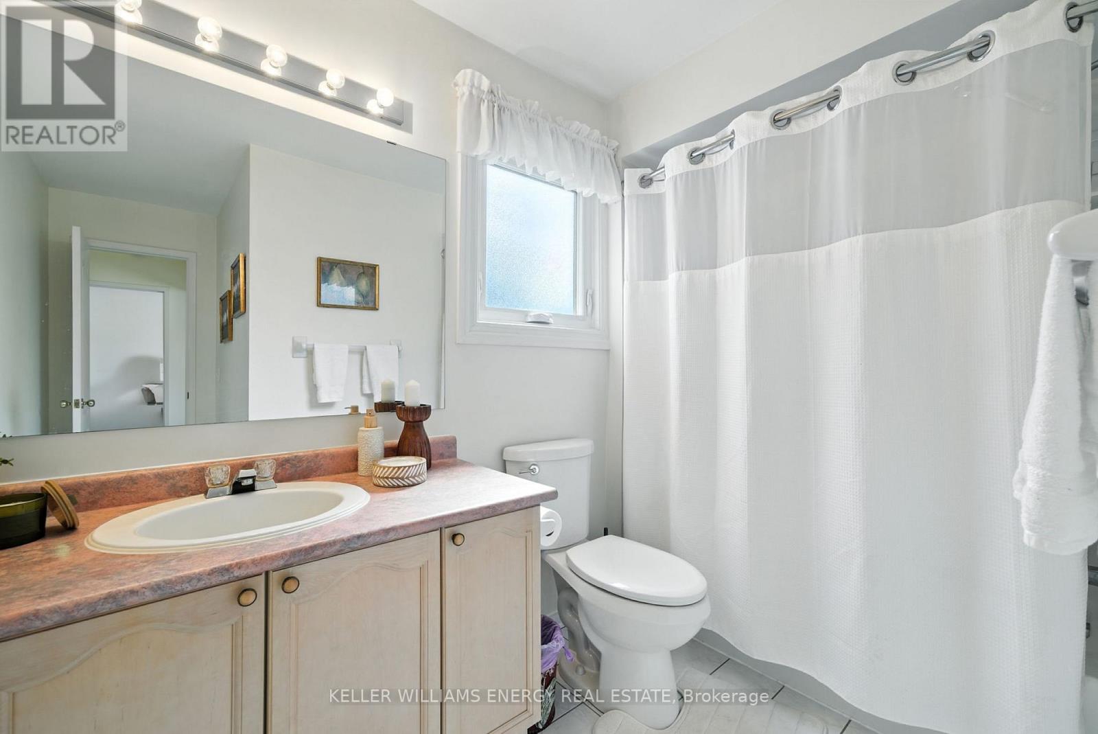 14 Bach Avenue, Whitby, Ontario  L1R 2M1 - Photo 11 - E12442834