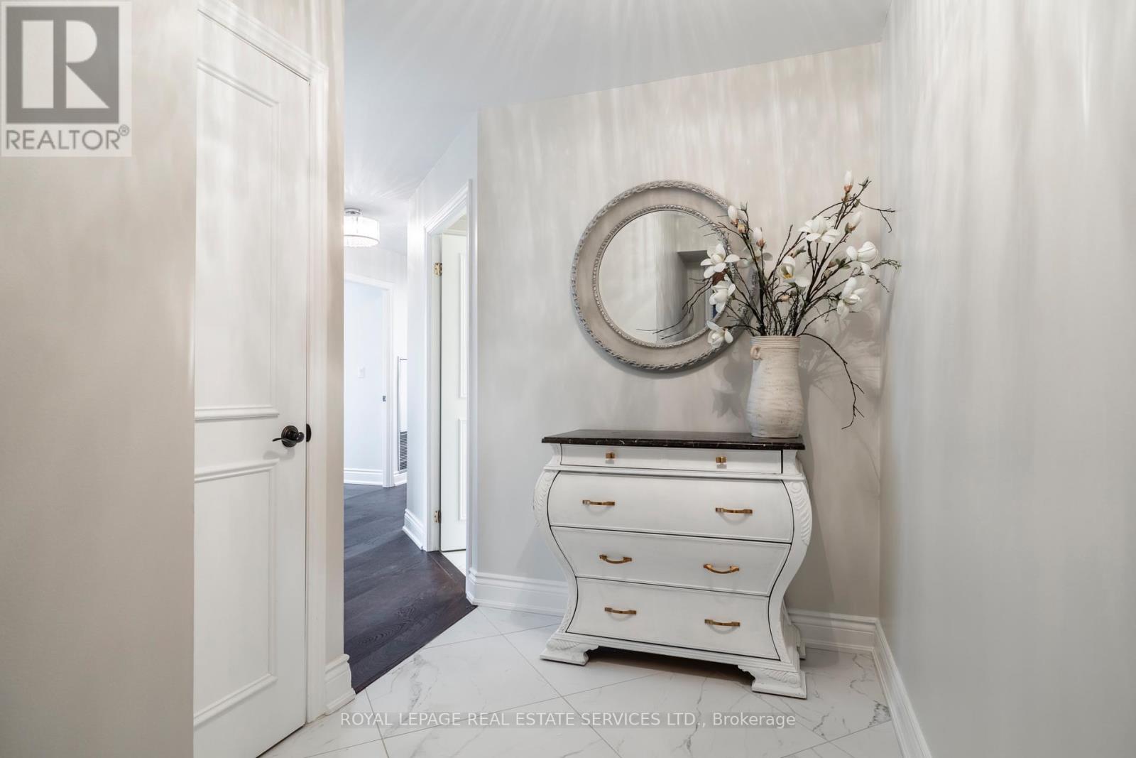 309 - 1 Palace Pier Court, Toronto, Ontario  M8V 3W9 - Photo 10 - W12422298