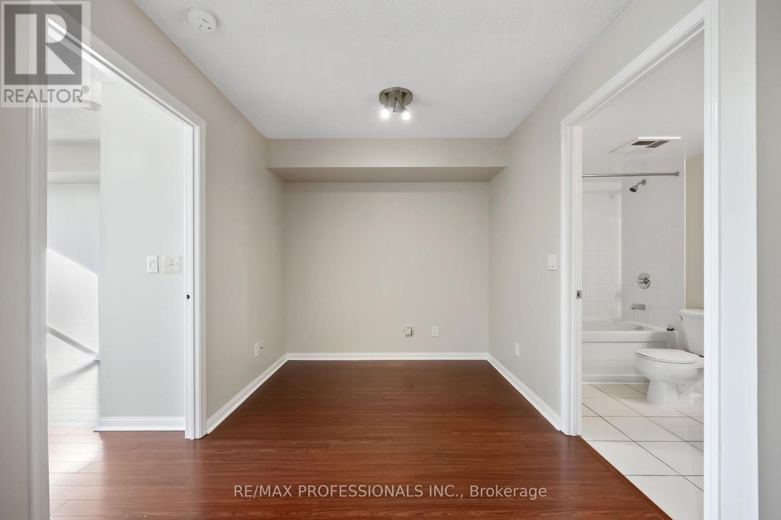 208 - 4 Elsinore Path, Toronto, Ontario  M8V 4G7 - Photo 18 - W12438785