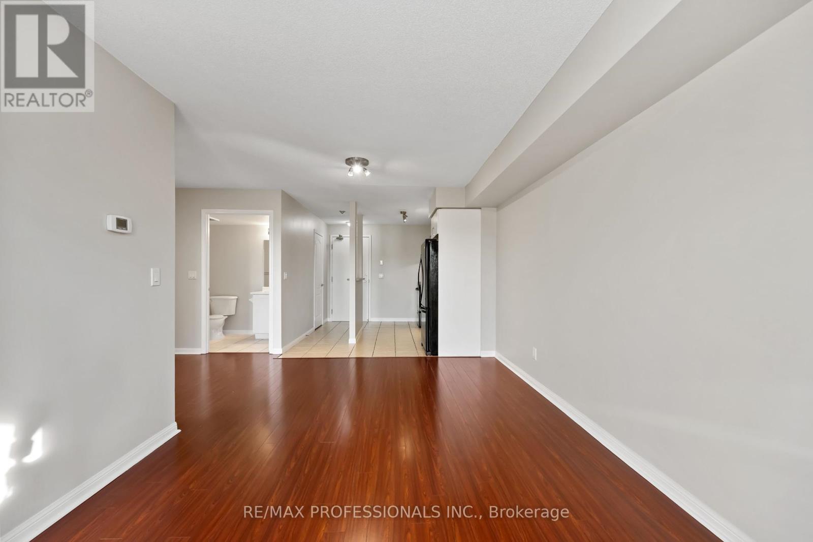 208 - 4 Elsinore Path, Toronto, Ontario  M8V 4G7 - Photo 16 - W12438785