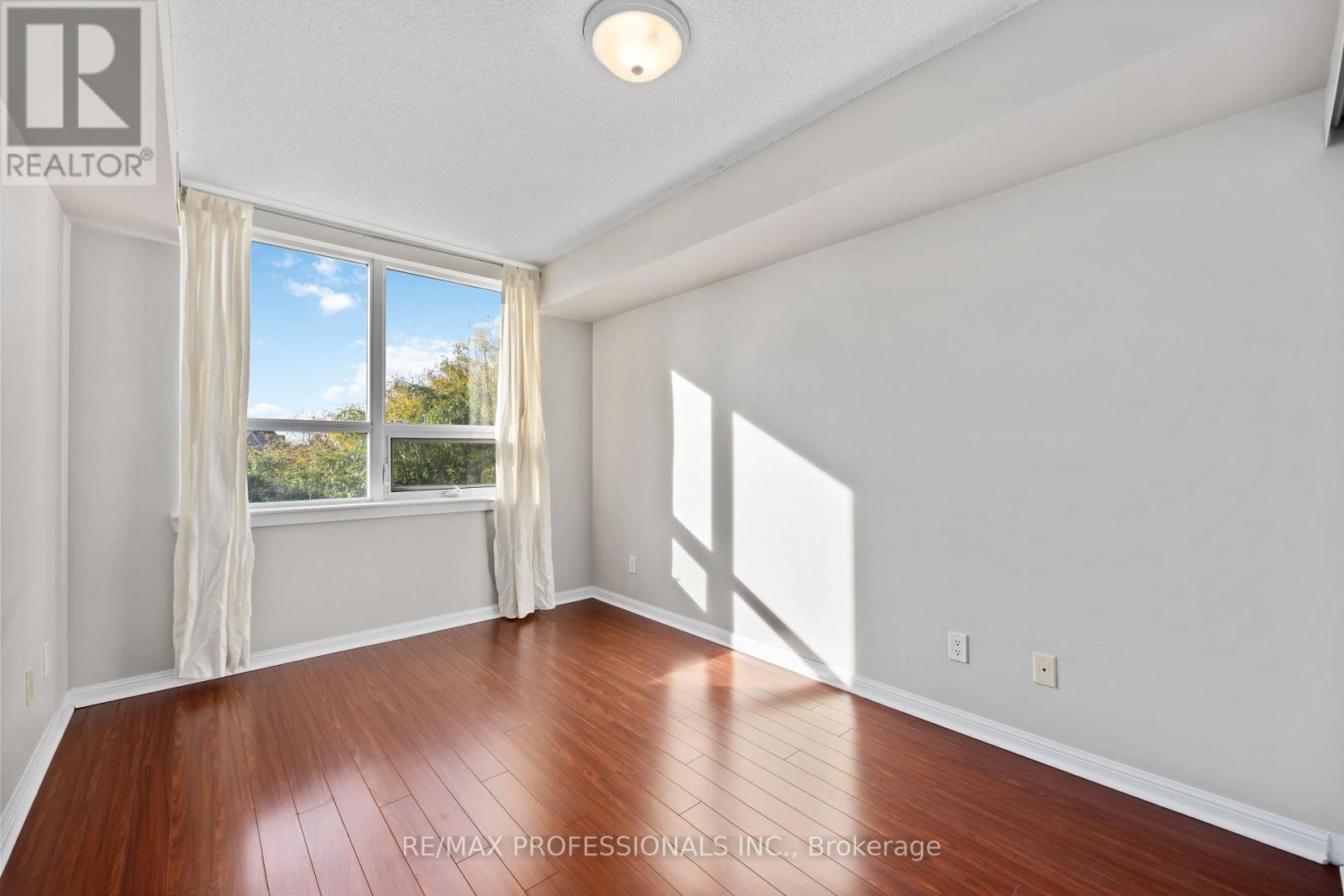 208 - 4 Elsinore Path, Toronto, Ontario  M8V 4G7 - Photo 23 - W12438785