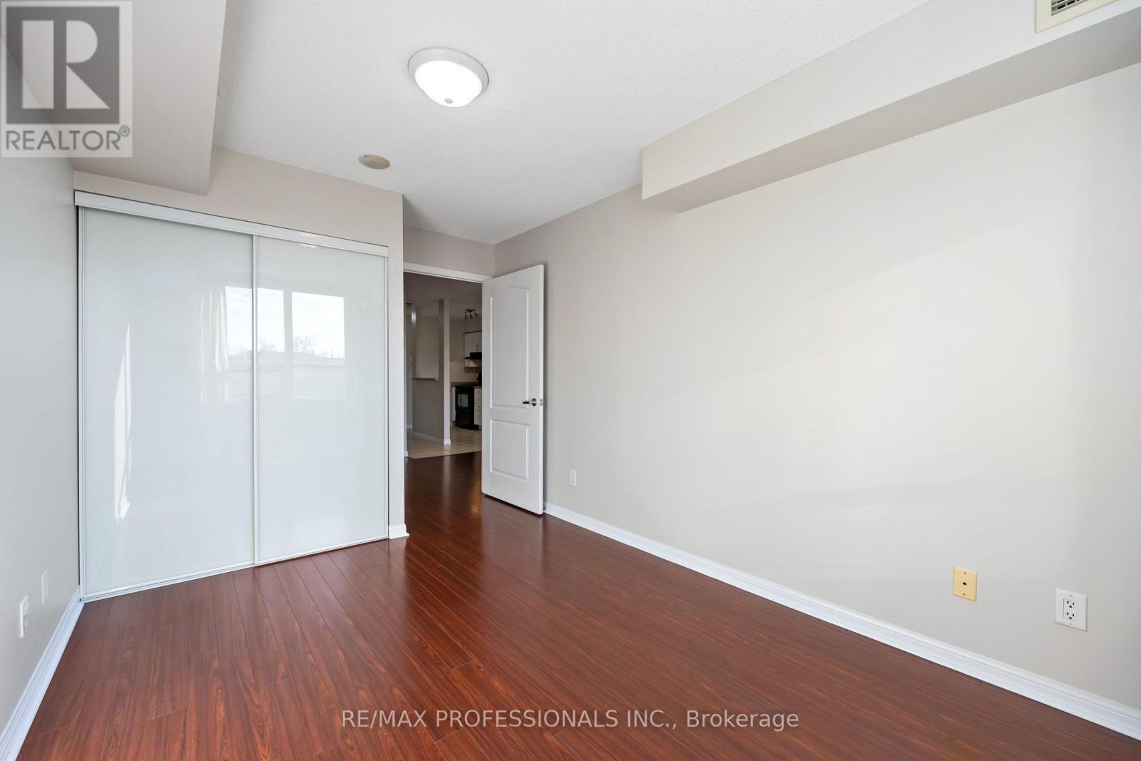 208 - 4 Elsinore Path, Toronto, Ontario  M8V 4G7 - Photo 25 - W12438785