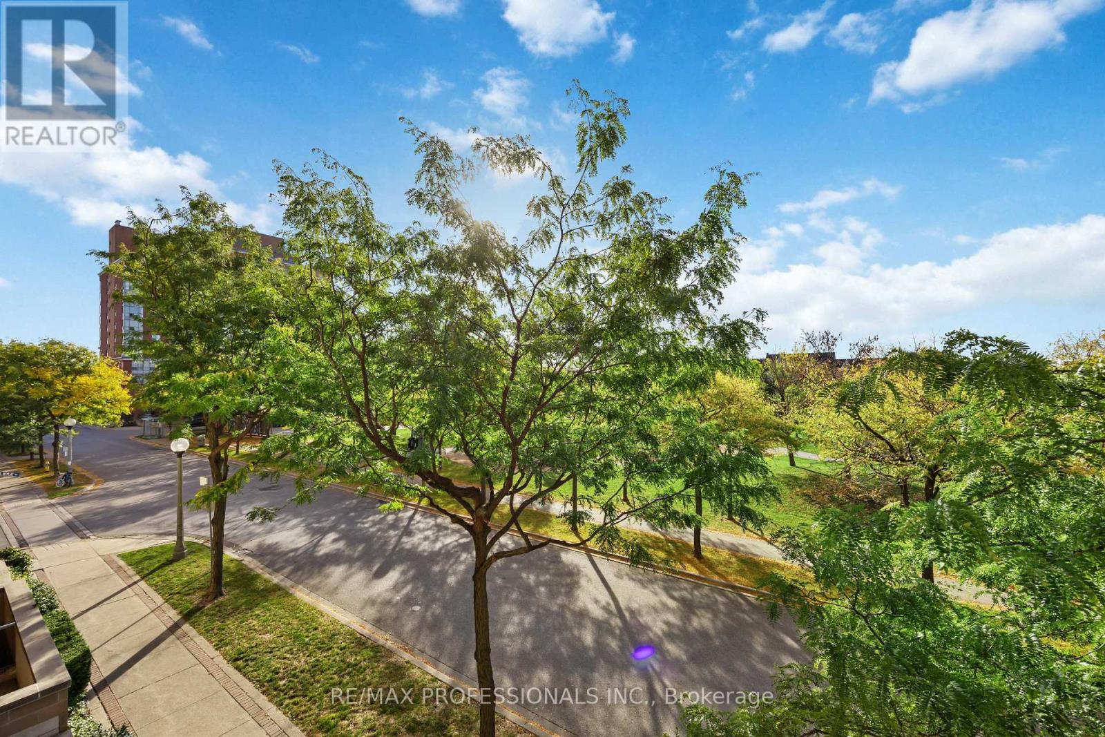 208 - 4 Elsinore Path, Toronto, Ontario  M8V 4G7 - Photo 27 - W12438785