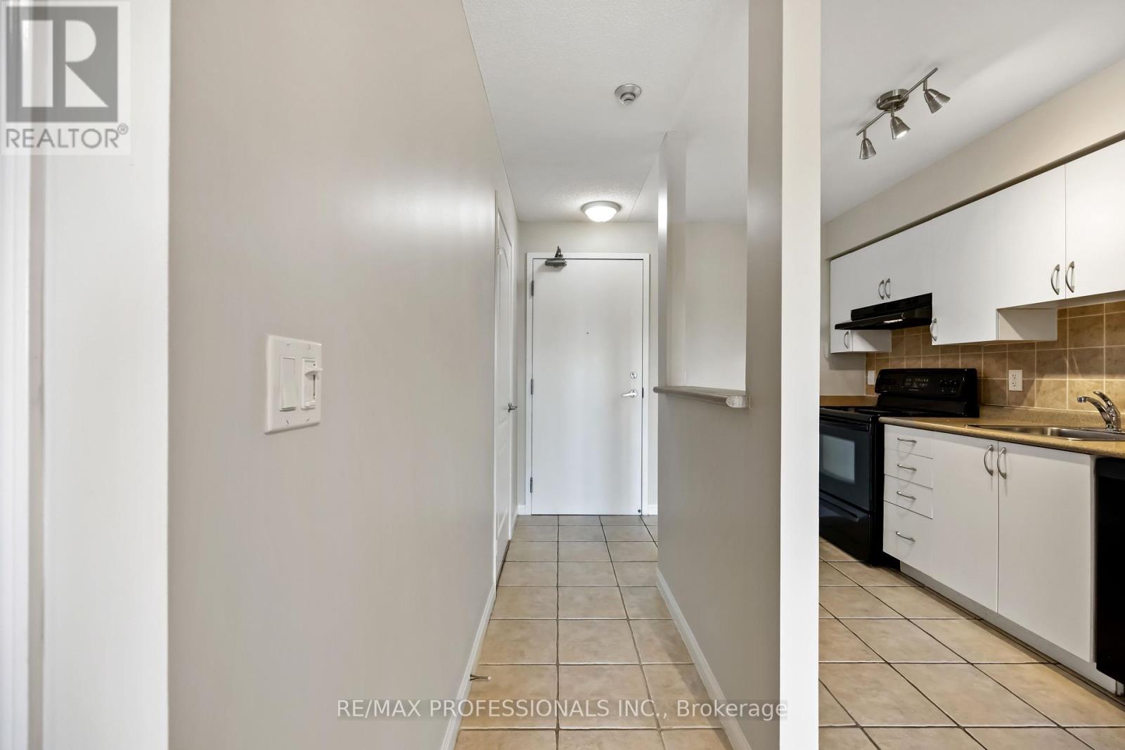 208 - 4 Elsinore Path, Toronto, Ontario  M8V 4G7 - Photo 9 - W12438785