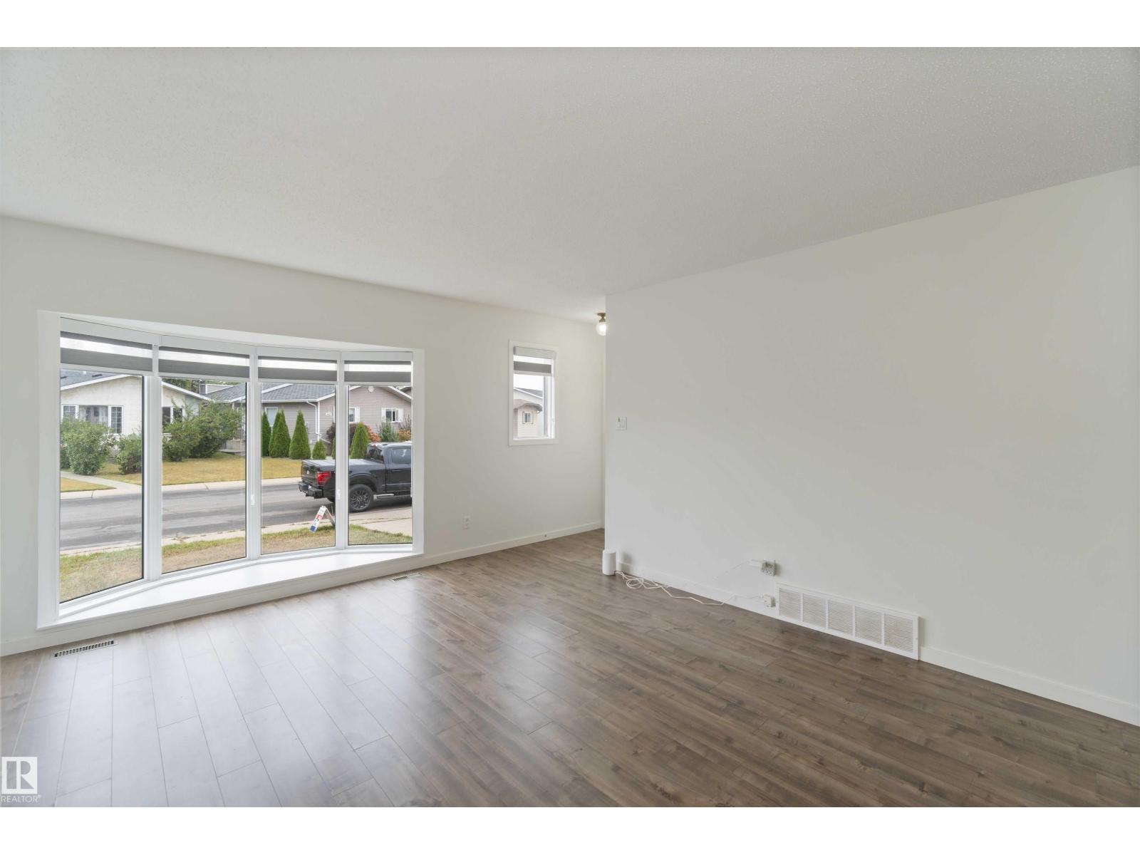 9339 175 Av Nw, Edmonton, Alberta  T5Z 2C7 - Photo 4 - E4460627