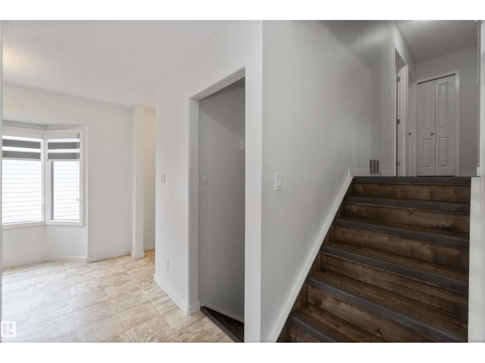9339 175 Av Nw, Edmonton, Alberta  T5Z 2C7 - Photo 9 - E4460627