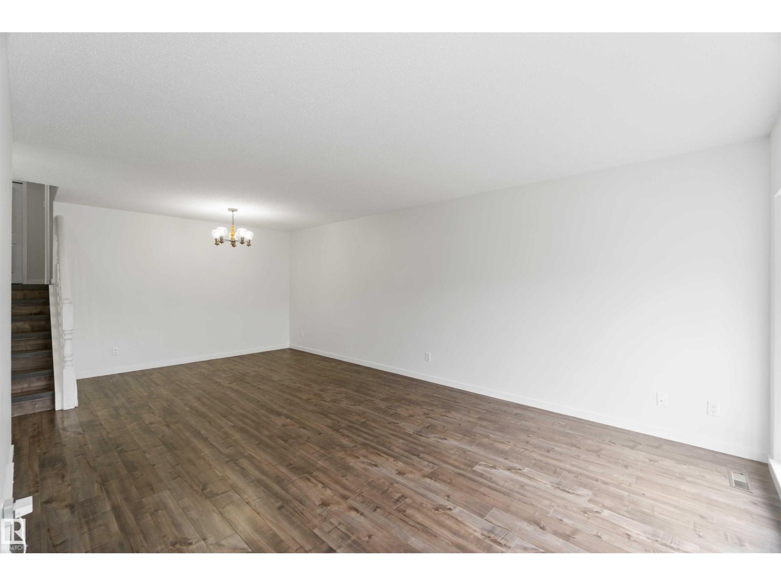 9339 175 Av Nw, Edmonton, Alberta  T5Z 2C7 - Photo 5 - E4460627