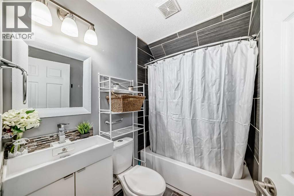 165 Hillcrest Drive Sw, Airdrie, Alberta  T4B 0Y8 - Photo 38 - A2247336